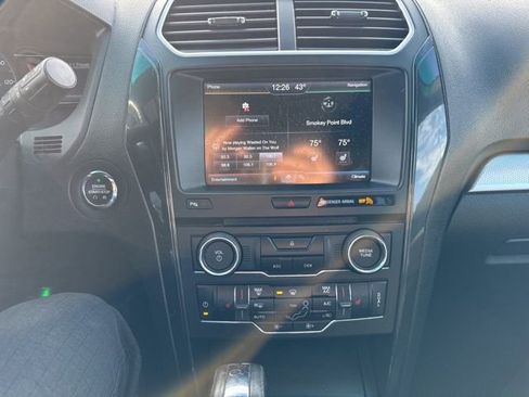 Used 2016 Ford Explorer XLT w/ Equipment Group 202A image 19