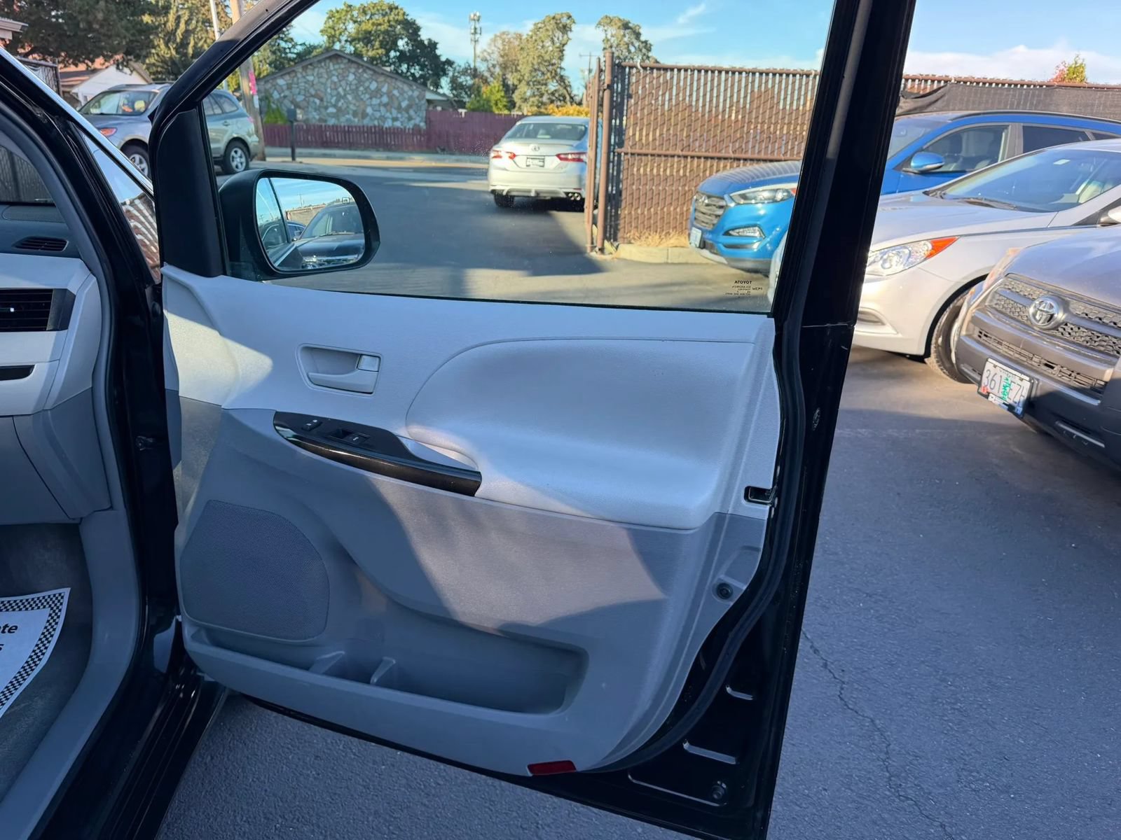 Used 2012 Toyota Sienna LE FWD image 15