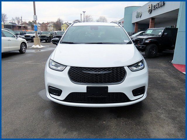 New 2026 Chrysler Pacifica Select AWD/4WD image 3