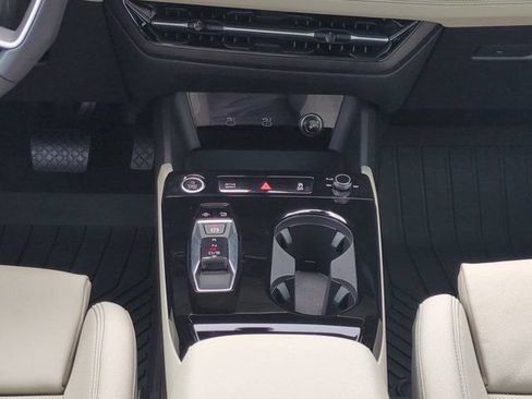 Used 2025 Audi Q6 e-tron Prestige AWD/4WD image 17