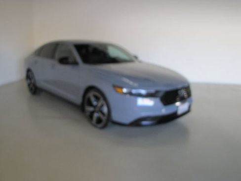 Used 2024 Honda Accord Sport image 3
