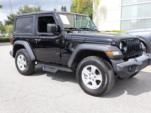 Used 2022 Jeep Wrangler Sport AWD/4WD image 9
