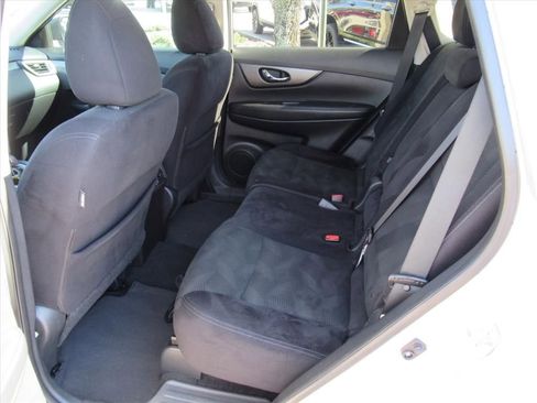 Used 2015 Nissan Rogue SV image 27