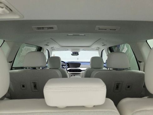 New 2026 Buick Enclave Avenir w/ Super Cruise Package AWD/4WD image 10