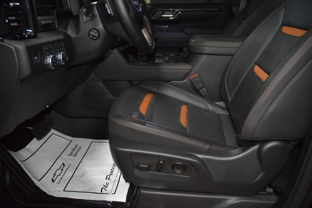 Used 2025 GMC Sierra 1500 AT4 w/ AT4 Premium Package AWD/4WD image 40