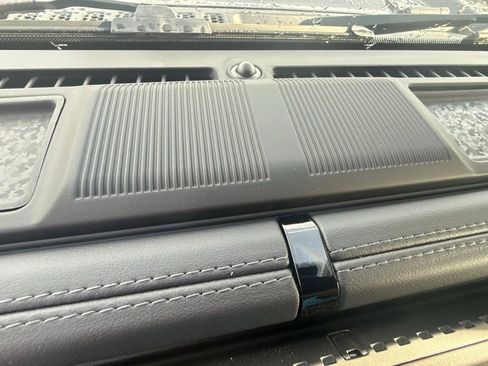 New 2025 Jeep Gladiator Mojave image 15