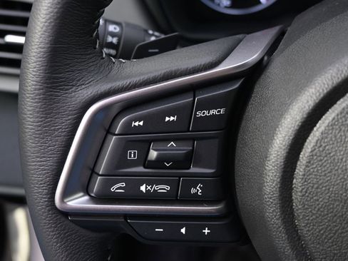 Used 2025 Subaru Outback Premium image 31