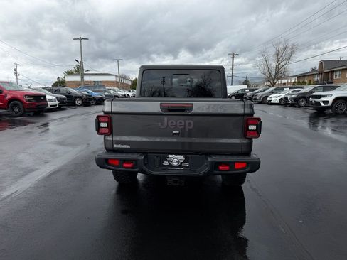 Used 2024 Jeep Gladiator Rubicon w/ Technology Group image 6