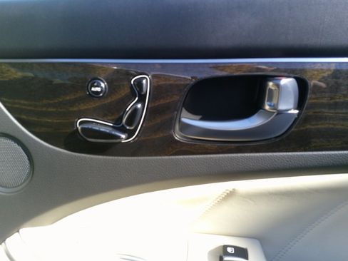 Used 2014 Hyundai Equus Signature RWD image 32