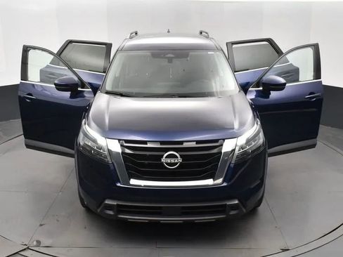 Used 2024 Nissan Pathfinder SV FWD image 10