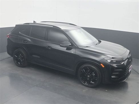 Used 2026 Volkswagen Tiguan SE R-Line image 19