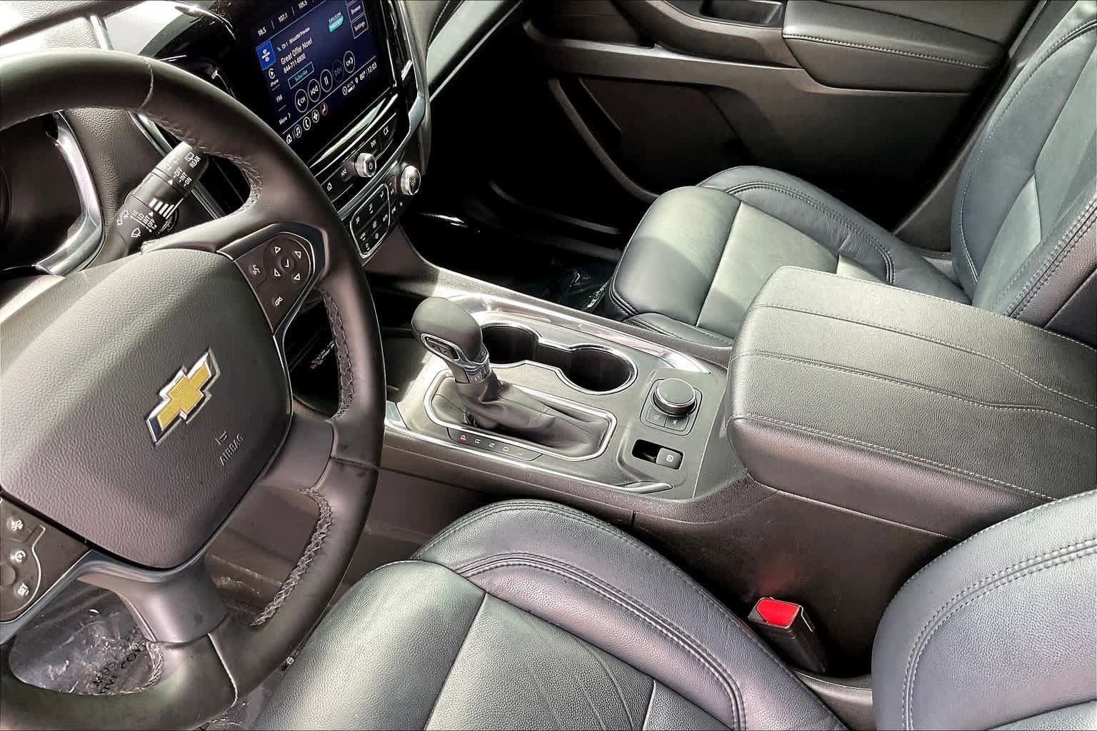 Used 2023 Chevrolet Traverse LT FWD image 17