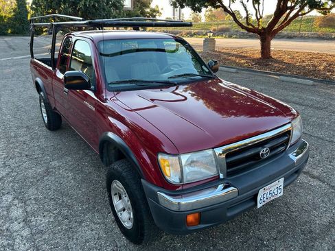 Used 2000 Toyota Tacoma PreRunner image 9
