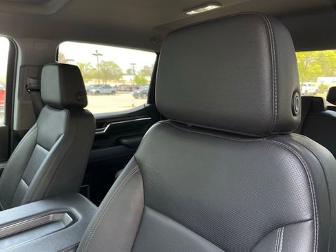 Used 2025 GMC Sierra 1500 SLT image 24