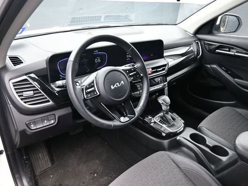 Used 2025 Kia Seltos S image 15