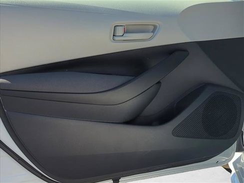 Used 2025 Toyota Corolla LE w/ Convenience Package FWD image 10
