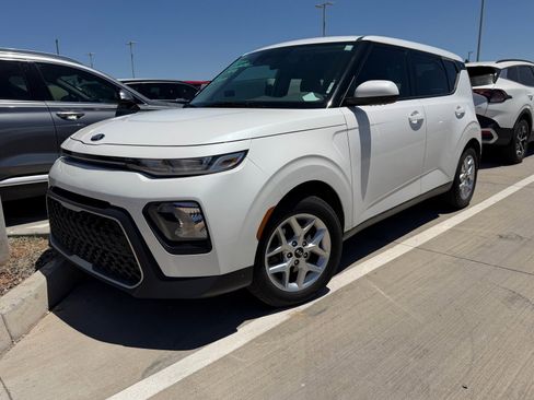 Used 2021 Kia Soul S FWD image 5