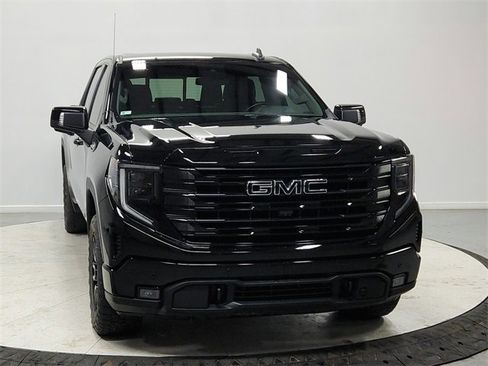 Used 2024 GMC Sierra 1500 Elevation w/ Elevation Premium Package image 2