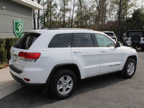 Used 2017 Jeep Grand Cherokee Laredo w/ Quick Order Package 2BE image 4