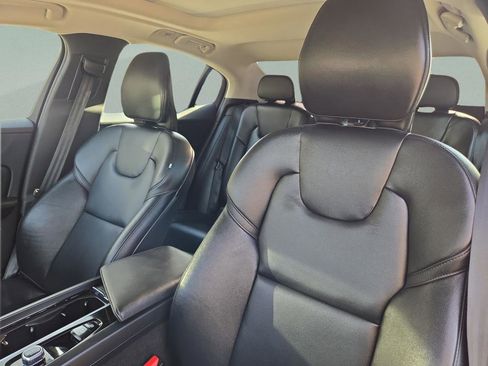 Used 2024 Volvo S60 B5 Core image 33