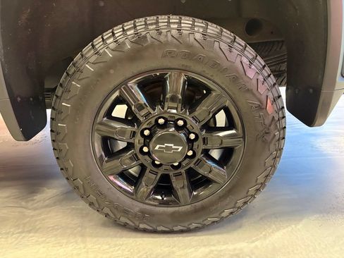 Used 2020 Chevrolet Silverado 2500 High Country w/ Z71 Off-Road Package AWD/4WD image 22