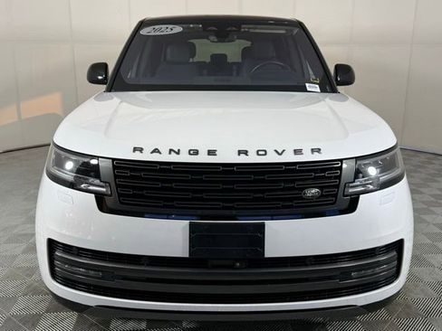 Used 2023 Land Rover Range Rover Long Wheelbase SE image 10