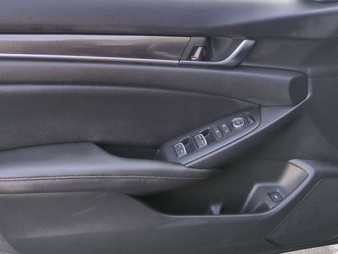 Used 2019 Honda Accord Sport image 10