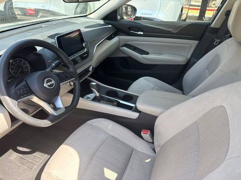 Certified 2025 Nissan Altima 2.5 SV FWD image 11