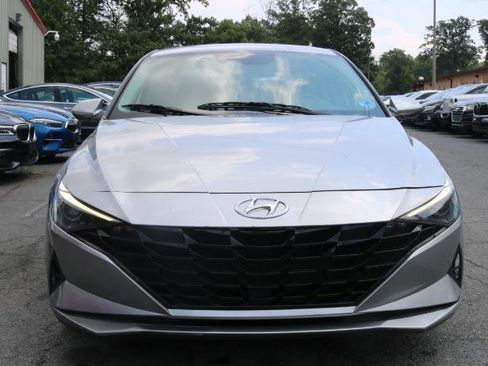 Used 2023 Hyundai Elantra SEL w/ Convenience Package FWD image 2