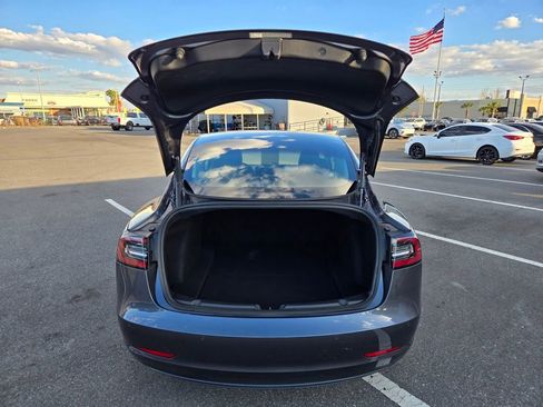 Used 2021 Tesla Model 3 Standard Range Plus image 16