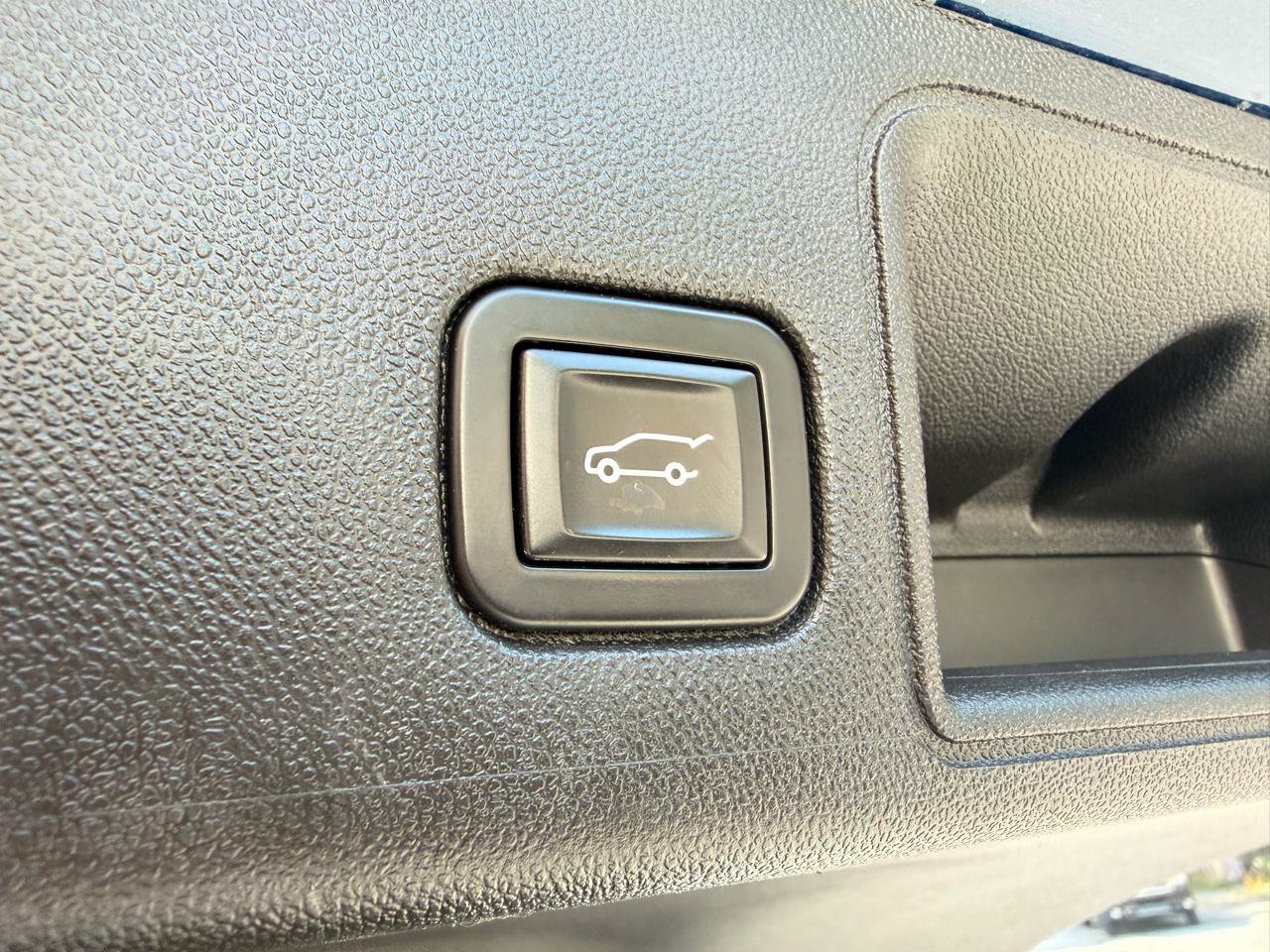 Used 2019 GMC Terrain SLT w/ Preferred Package AWD/4WD image 24