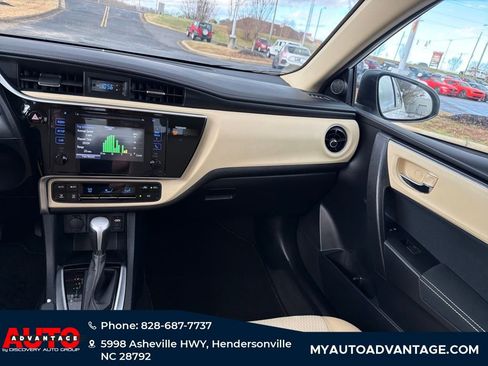 Used 2017 Toyota Corolla LE image 28