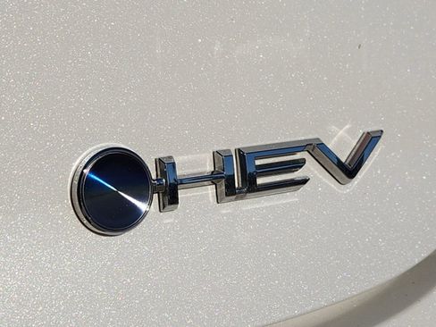 Used 2024 Toyota Prius LE image 12