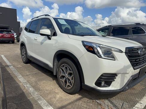 Certified 2024 Subaru Forester Premium AWD/4WD image 2