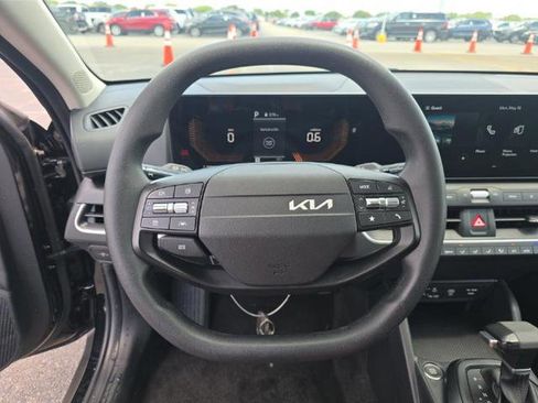 Used 2025 Kia K4 FWD image 7