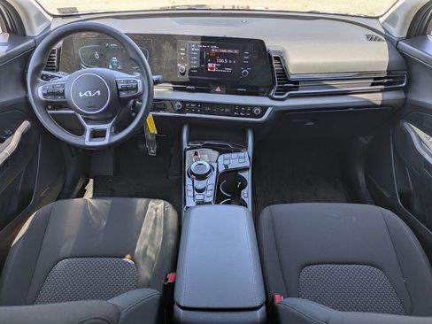 Used 2025 Kia Sportage LX FWD image 15