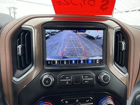 Used 2022 Chevrolet Silverado 2500 High Country w/ Z71 Off-Road Package image 32