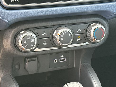 New 2025 Nissan Versa SV w/ Trunk Package image 30