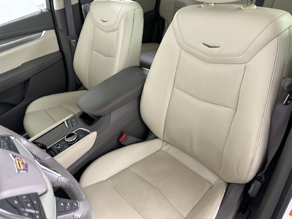 Used 2024 Cadillac XT5 Premium Luxury w/ Technology Package FWD image 23