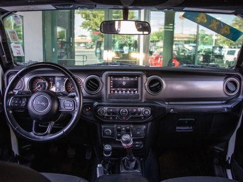 Used 2022 Jeep Gladiator Sport image 16