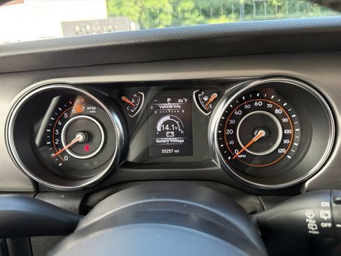 Used 2022 Jeep Wrangler Unlimited Sport AWD/4WD image 46