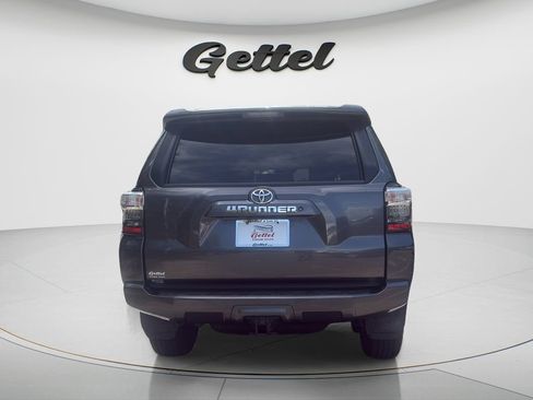 Used 2017 Toyota 4Runner SR5 Premium RWD image 6