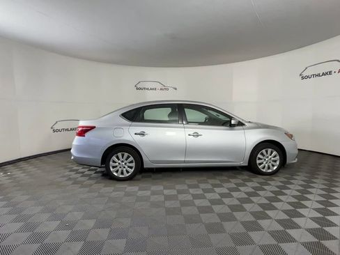 Used 2016 Nissan Sentra S image 9