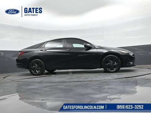 Used 2022 Hyundai Elantra SEL w/ Convenience Package FWD image 34