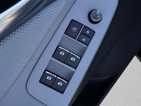 Used 2019 Toyota Avalon XSE image 25