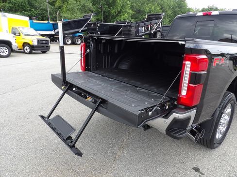 Used 2025 Ford F350 King Ranch w/ Chrome Package AWD/4WD image 56