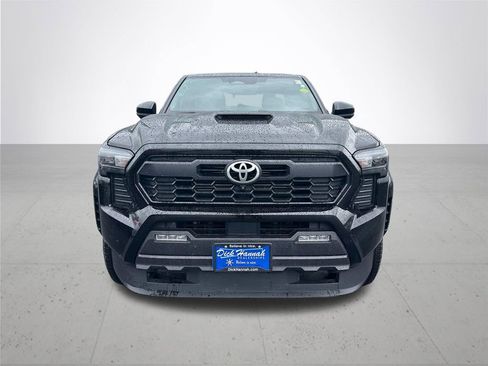 Certified 2025 Toyota Tacoma TRD Sport w/ TRD Sport Premium Package AWD/4WD image 3