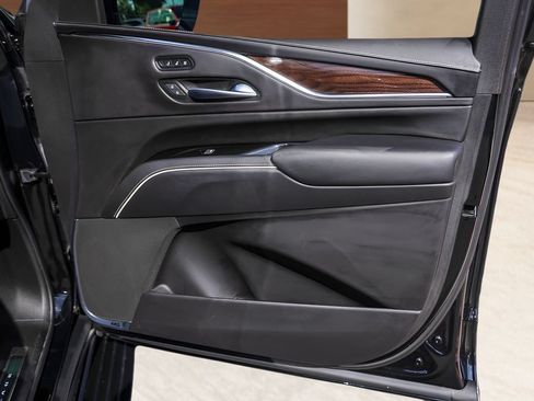Certified 2023 Cadillac Escalade Sport Platinum RWD image 30