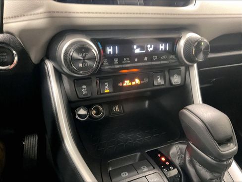 Used 2025 Toyota RAV4 XLE image 26