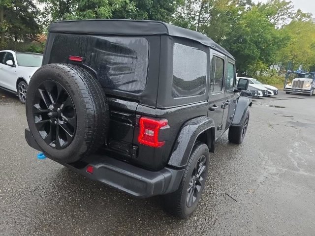 Certified 2024 Jeep Wrangler Unlimited Sahara w/ Technology Group AWD/4WD image 6